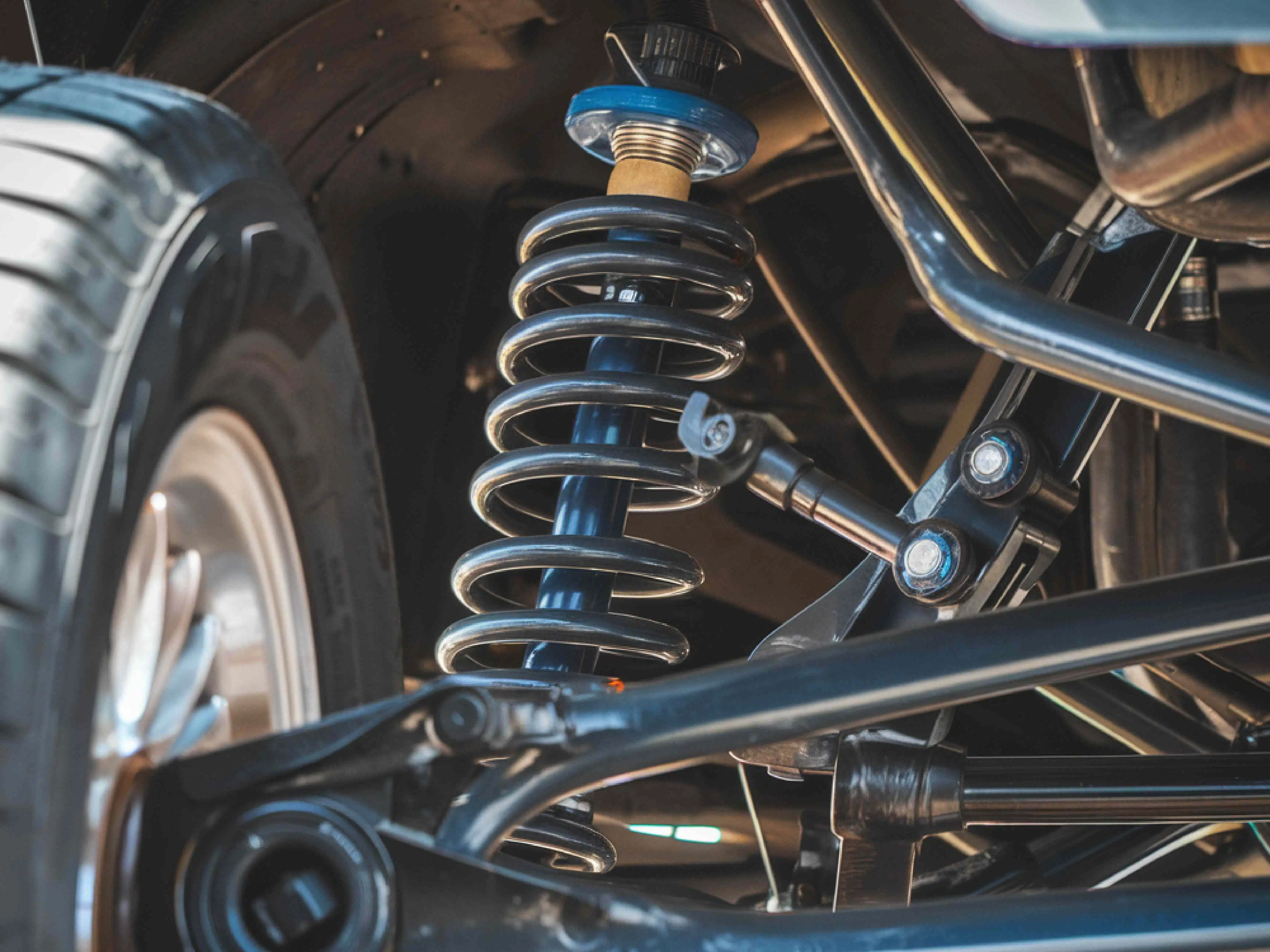 merk shockbreaker mobil terbaik​